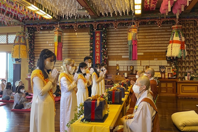 Ullambana Ceremony at Hoang Phap ashram in Jeonju - South Korea